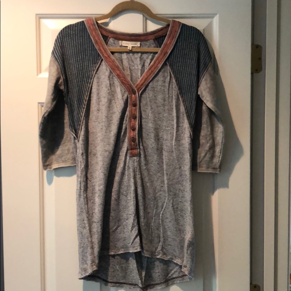 cute casual top from Buckle, size small